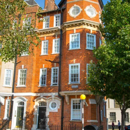Magni Finance, High Value Mortgage Brokers in London, specialising in high net worth mortgages.